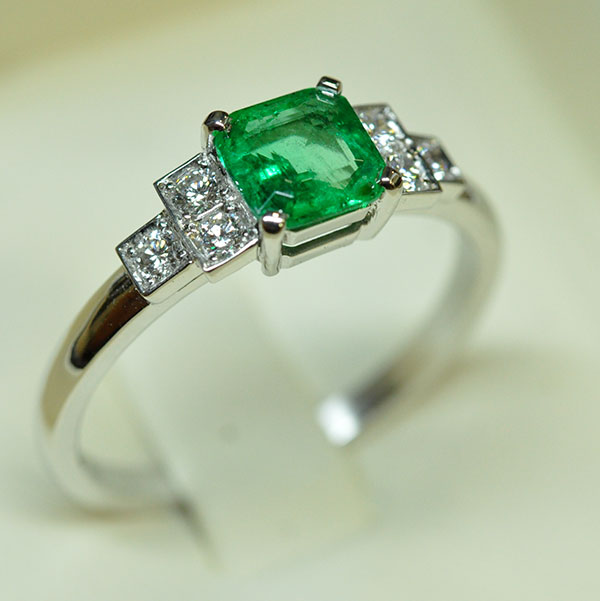 Bague fiancaille on sale emeraude signification