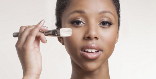 Comment se maquiller quand on a la peau sèche et sensible ?