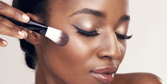 Maquillage des yeux : 3 astuces importantes avec une cuillère à connaitre