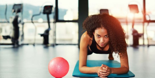 L`entraînement qu`il te faut : 4 exercices parfaits pour tout le corps