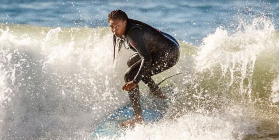 Khadjou Sambe, 1ère femme sénégalaise à devenir surfeuse professionnelle