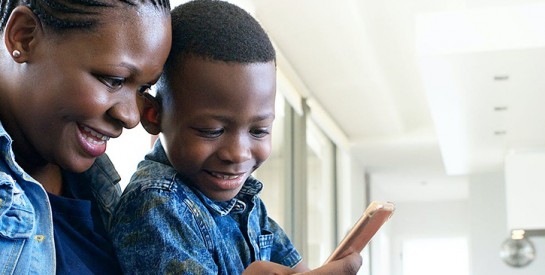 Accompagner son enfant sur internet : 10 conseils aux parents