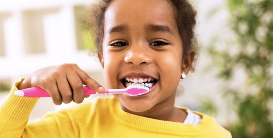 Les techniques pour encourager vos enfants à se brosser les dents