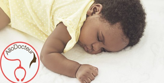 Est-ce normal pour un bébé de 5 mois d’avoir des pertes blanches ?