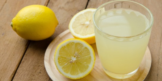 Remède simple au citron pour soulager l'indigestion