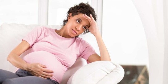 Maux de tête pendant la grossesse : A quoi est-ce dû ?