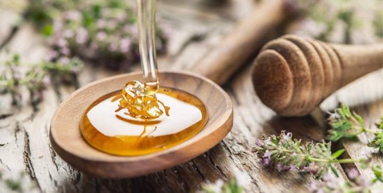 Brûlures, coupures et éraflures : 2 remèdes maisons incroyables au miel