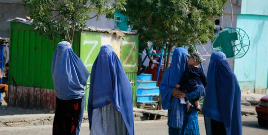 Afghanistan : les talibans obligent les femmes à porter le voile intégral en public