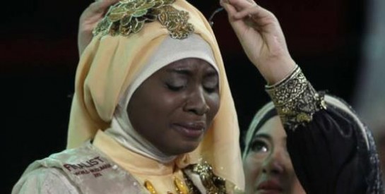Une Nigériane de 21 ans remporte le premier concours de "Miss musulmane"