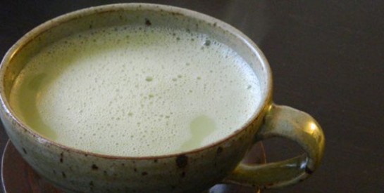 Lait d`amande et thé vert : combinaison étonnante qui vous aidera à perdre du poids et détoxifier votre corps