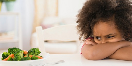 Mon enfant refuse de manger le matin : comment l`aider à prendre son repas?