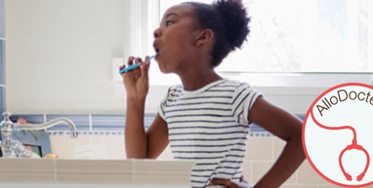 A quelle fréquence utiliser l`eau oxygénée et le bicarbonate pour les dents?