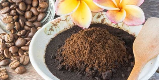 Le coffee scrub : le nouveau gommage naturel qui fait parler de lui 