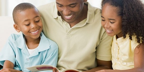 Pourquoi vous devriez faire la lecture à vos enfants?