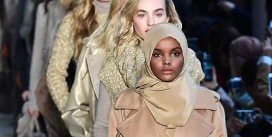 Halima Aden, mannequin noire et voilée