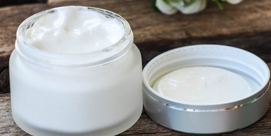 Recette maison : crème anti-âge naturel pour adoucir et hydrater votre  visage