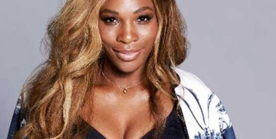 Serena Williams : "J'ai appris à être fière de mes courbes et à accepter mes gros seins" !