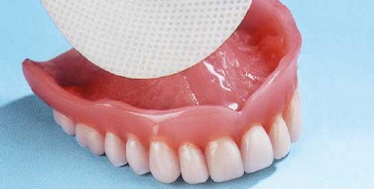 7 règles pour prendre soin de votre prothèse dentaire