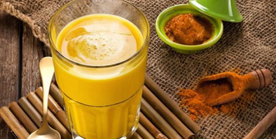 Le lait au curcuma : une boisson miraculeuse pour ton cerveau