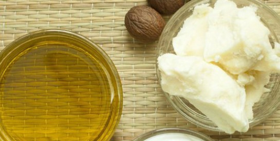 Du beurre corporel nourrissant au beurre de karité et à l`huile d`amande