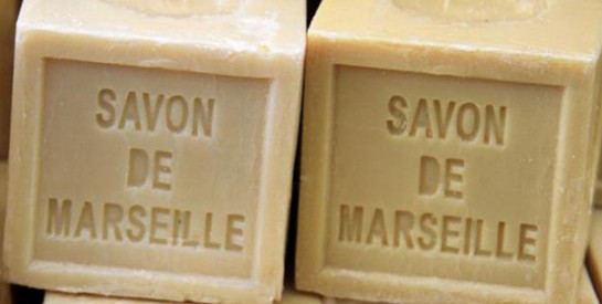 Le savon de Marseille hydrate votre cuir chevelu et redonne de la force à vos cheveux
