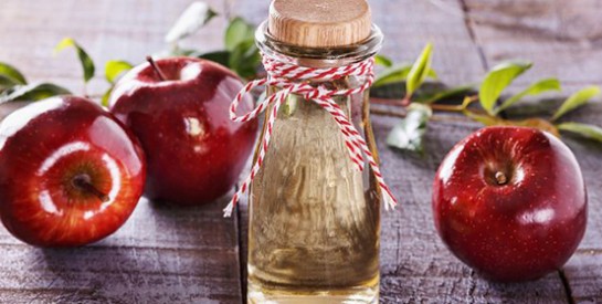 Comment traiter les maux d`estomac avec le vinaigre de cidre et le bicarbonate de soude