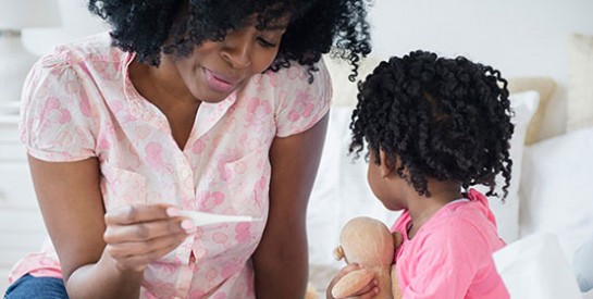 Fièvre de bébé : reconnaître une poussée dentaire