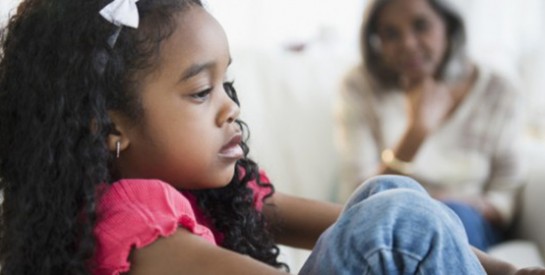 Les enfants surprotégés auraient plus de difficultés à contrôler leurs émotions