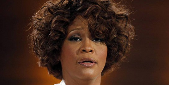 Whitney Houston, violée par sa cousine étant enfant ? Sa mère brise le silence