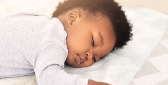 3 gestes à reproduire à la maison pour apaiser et aider bébé à trouver le sommeil