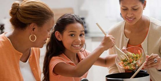 Il faut apprendre aux enfants à vous aider à la maison ! Voici ce qu`il doit faire selon son âge