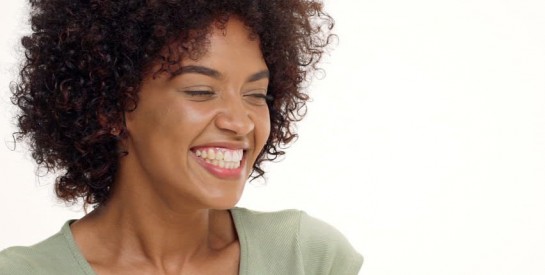 Voici comment obtenir un joli sourire avec des produits naturels