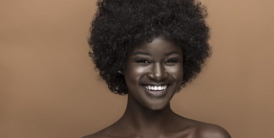 Khoudia Diop, la ``déesse de la mélanine``, est la nouvelle égérie Fenty Beauty