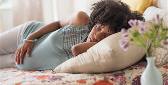 Repos, sieste, sommeil pendant la grossesse, une nécessité