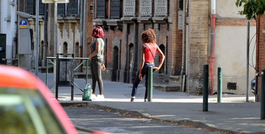 Trahies, battues, violées: l'enfer des prostituées nigérianes en France