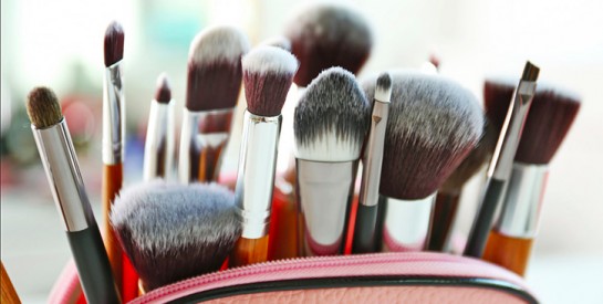 Ce que vous risquez en utilisant des pinceaux de maquillage sales