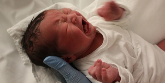 Un bébé sur sept naît dans le monde avec un faible poids