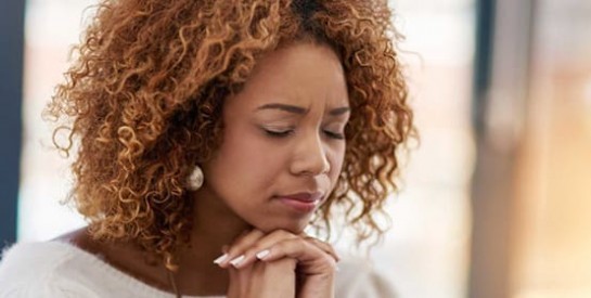 Les douleurs menstruelles doivent être prises au sérieux, affirme une gynécologue