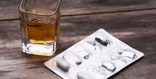 Peut-on boire de l'alcool lorsqu'on prend des antibiotiques ?