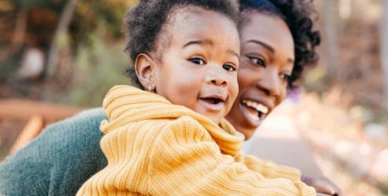 4 façons très simples de calmer un enfant qui pleure tout le temps