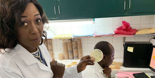 Valérie Carole Gbonon, l`Ivoirienne qui sort les bactéries de l`ombre