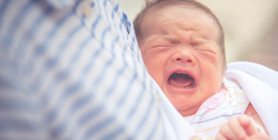 Grèce : un bébé jeté aux ordures sauvé grâce au retard des éboueurs