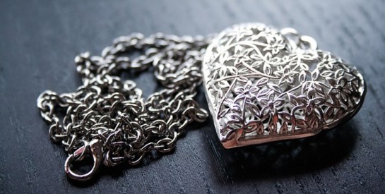 Bijoux en argent: 5 solutions ultra-simples pour les nettoyer