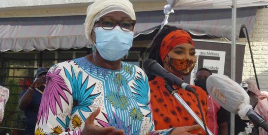  Covid-19 : Action de cœur de la ministre Kandia Camara envers les acteurs de la mode aux côtés de sa  filleul Fatim Sidimé