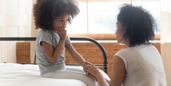 COVID- 19 et enfant : les maux de ventre seraient un signe, bien avant la toux