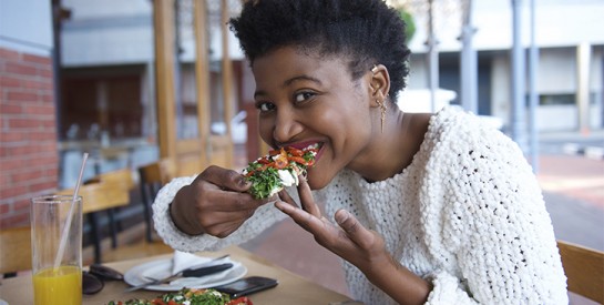 Quels sont les effets de l’alimentation sur la qualité de notre peau ?