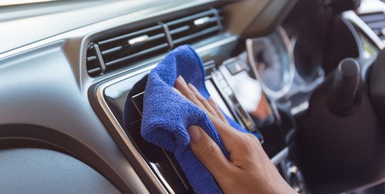 Comment en finir avec les mauvaises odeurs dans la voiture?