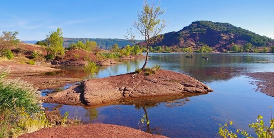 Le lac Salagou ou l’Afrique en Europe, un site à découvrir!