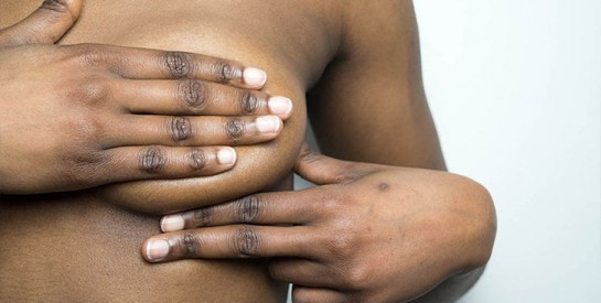 Cancer du sein : 3 gestes pour réaliser une autopalpation mammaire soi-même