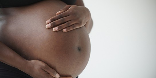 Pendant la grossesse, les mères peuvent transmettre leur allergie à l'enfant